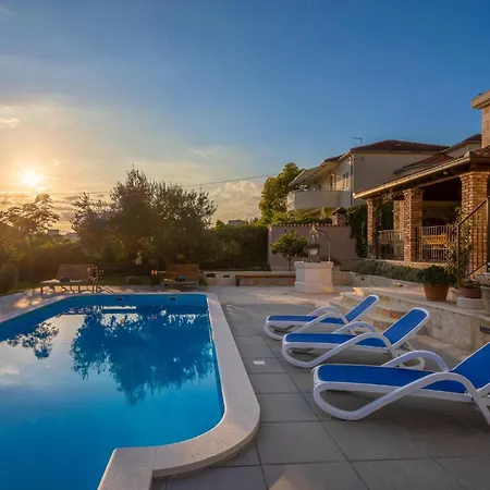 Cozy In With Wifi Holiday home
