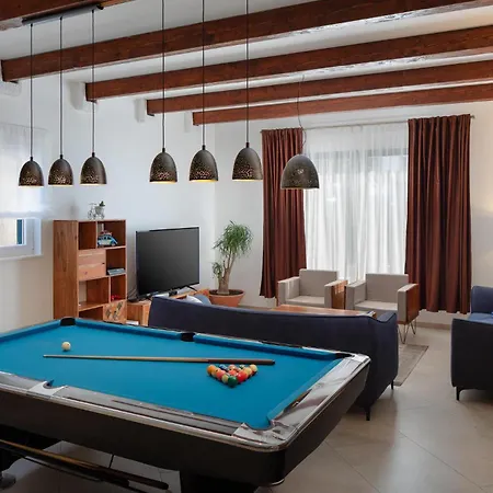 Holiday home Cozy In With Wifi *